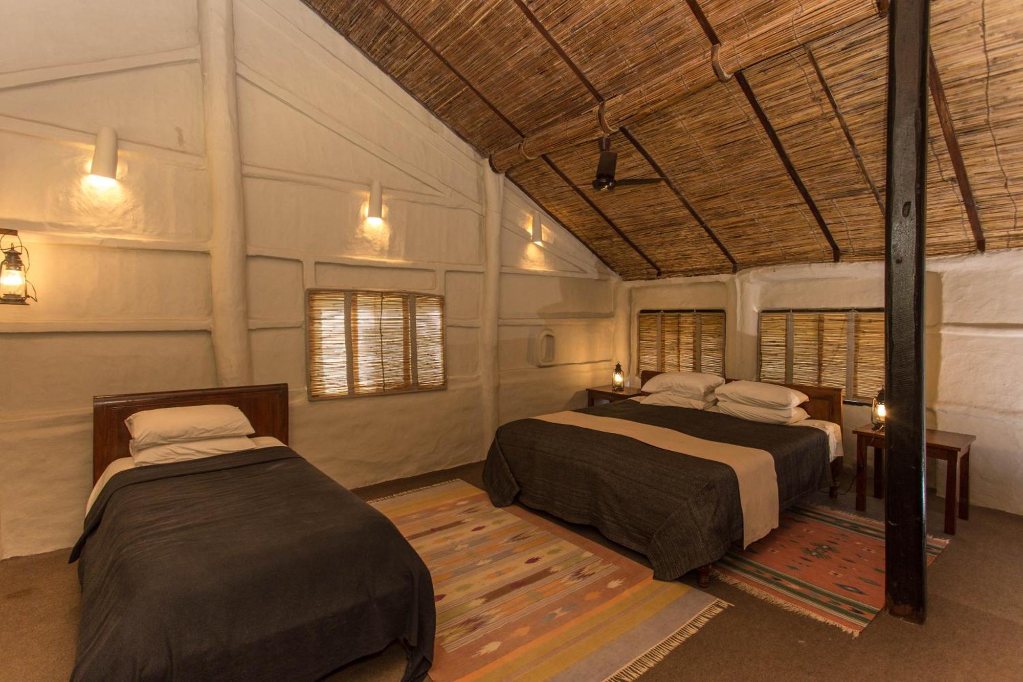 Tiger Tops Tharu Lodge Чітаван Екстер'єр фото