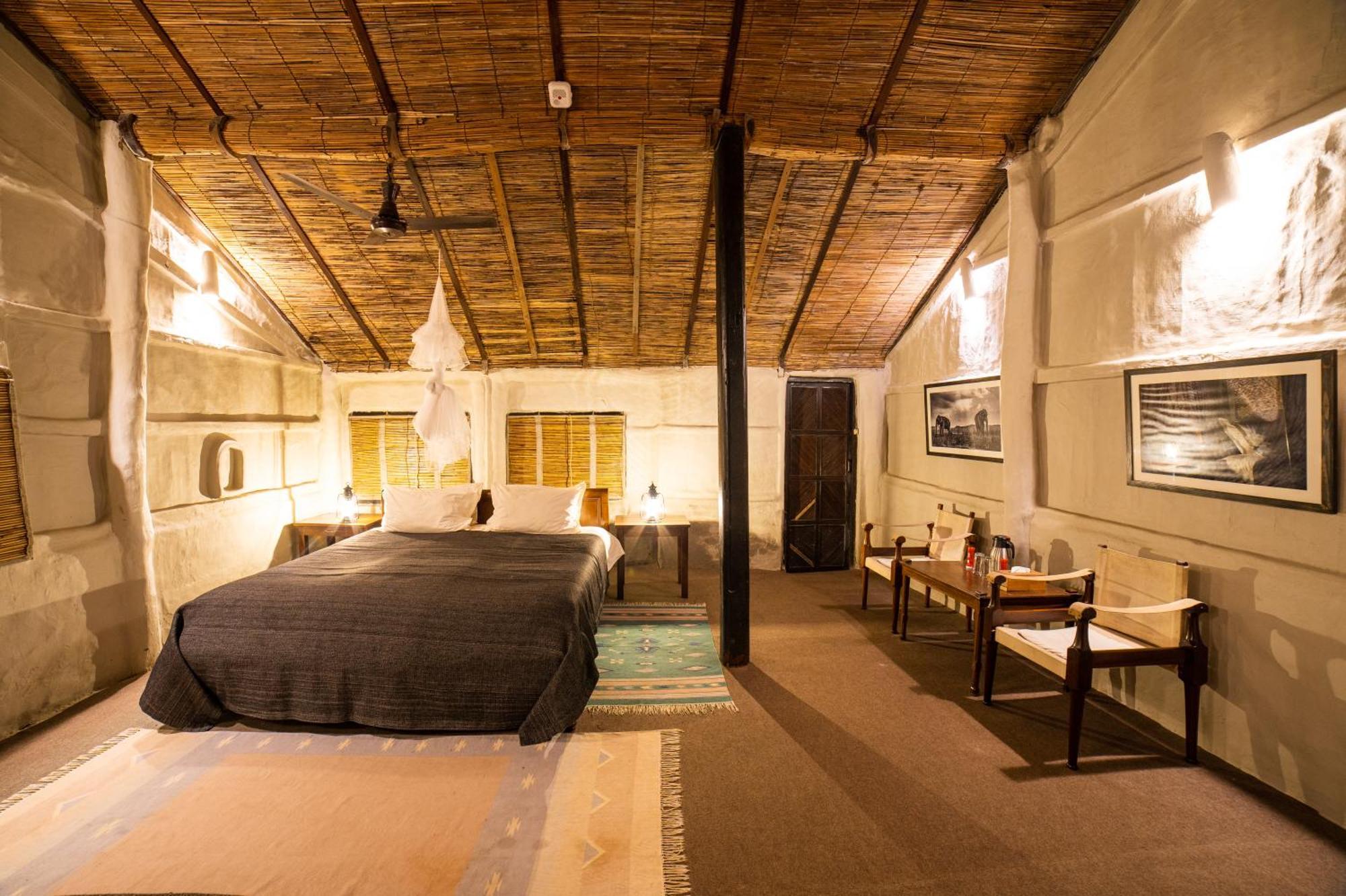 Tiger Tops Tharu Lodge Чітаван Екстер'єр фото