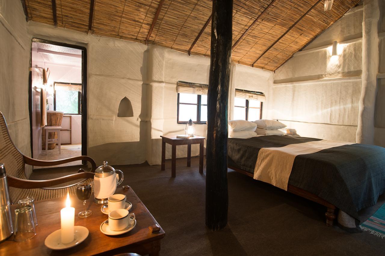 Tiger Tops Tharu Lodge Чітаван Екстер'єр фото