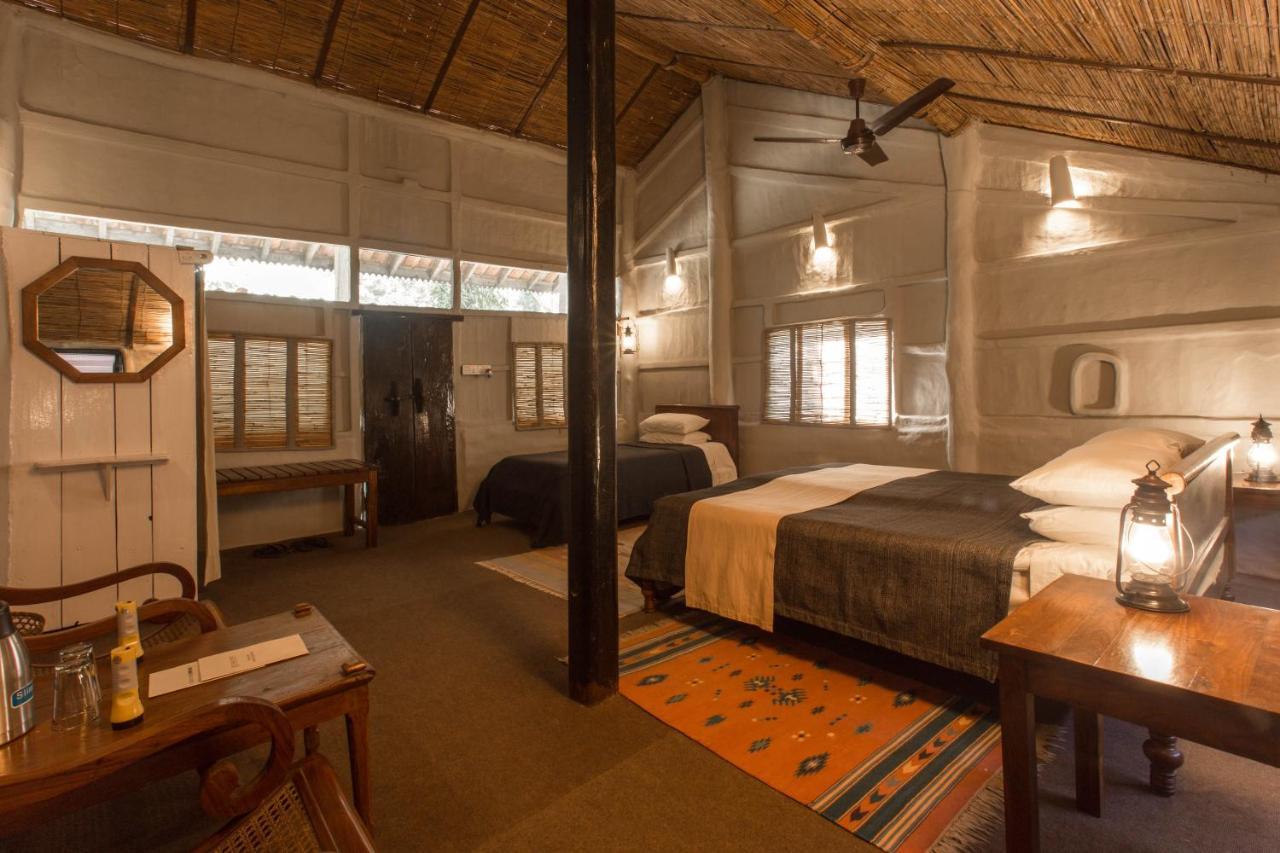 Tiger Tops Tharu Lodge Чітаван Екстер'єр фото